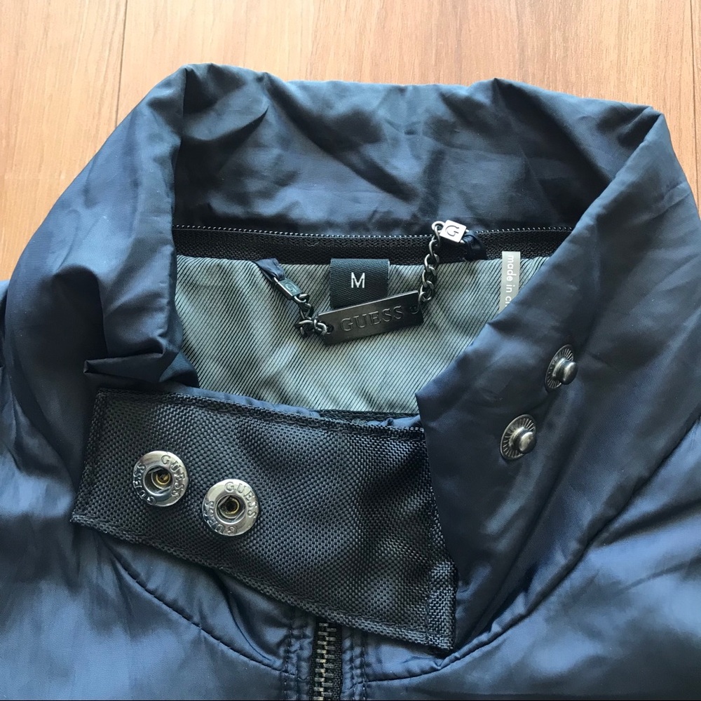 💕⭐️HostPick⭐️💕 🆕 GUESS Jacket - Picture 4 of 7